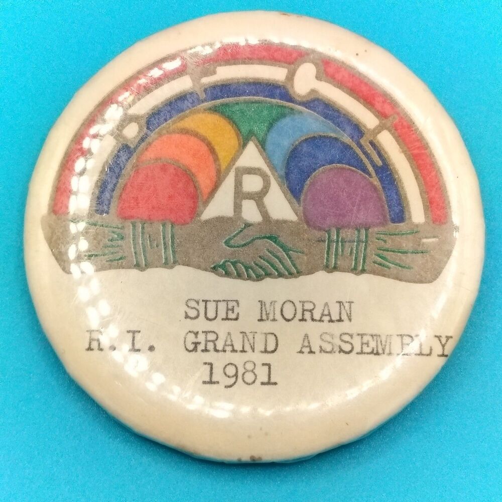 Vintage 1981 Rainbow For Girls RI Grand Assembly Sue Moran Pin Button IORG
